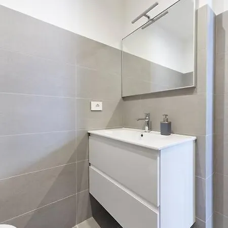 Bright Two-room 아파트 *