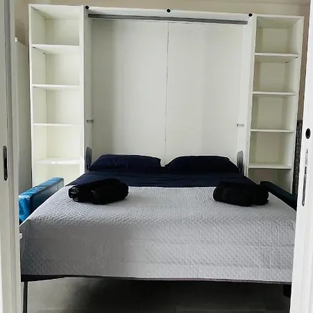 Apartment Pericle 5 *