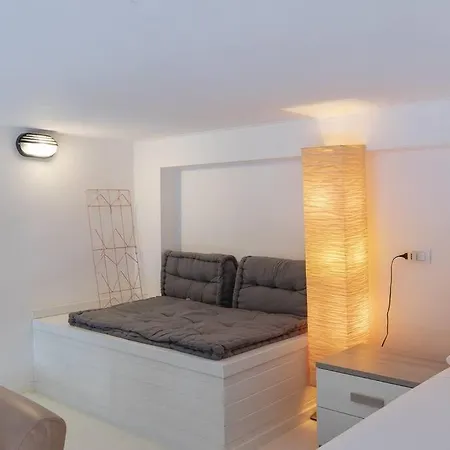 Youhosty - Desenzano 7