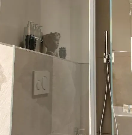 Apartman De Angeli's *