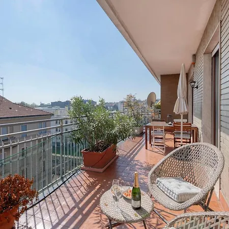 Ferrucci, 10 - Elegante Oasi Urbana A Daire *