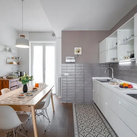 Ferrucci, 10 - Elegante Oasi Urbana A Apartamento
