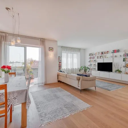 Ferrucci, 10 - Elegante Oasi Urbana A Apartamento