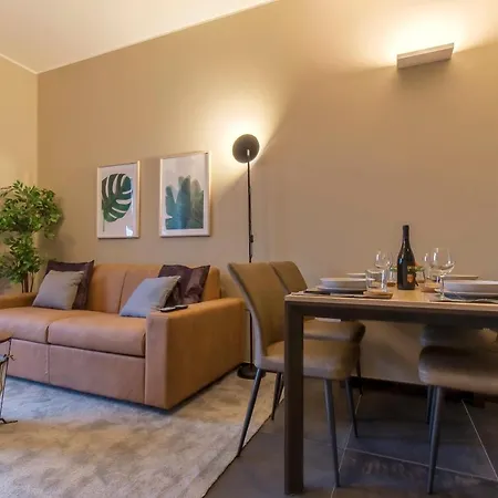 Modern & Bright 2 Bedroom Flat 50m From M4 Stop Appartement *