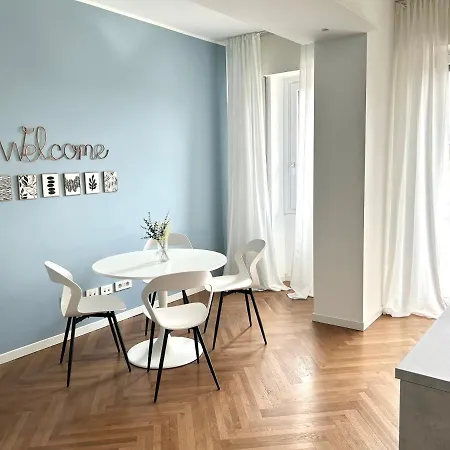 Your Window On The City - Via Gioia Apartment