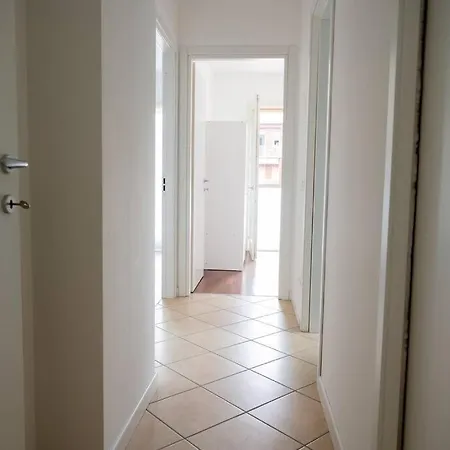 Luminoso Trilocale Affori Centro