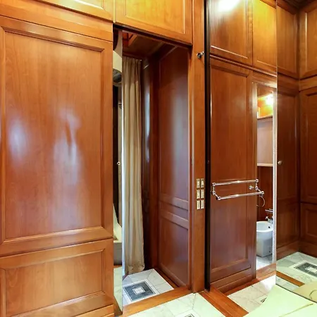 Апартаменты San Babila *