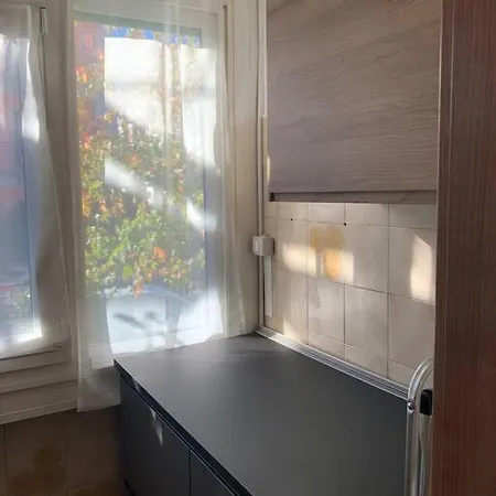 Sunny -entire Center- 24h Check-in Apartment