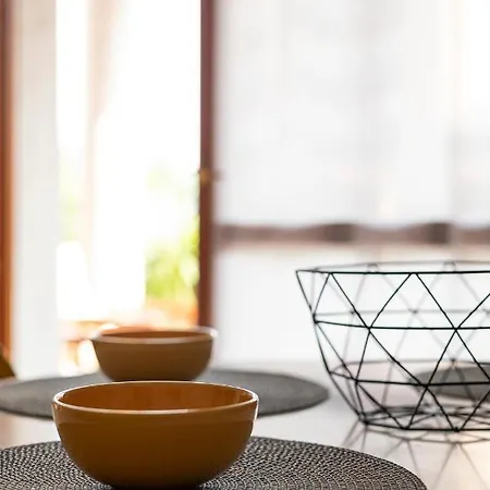 Casty Sweet - Mm3 Comasina Free Private Parking