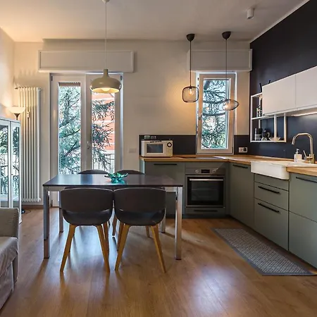 Max's House Apartmán