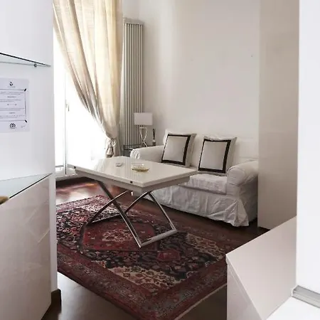 Apartment Comecasa Flowery Terraced Mailand