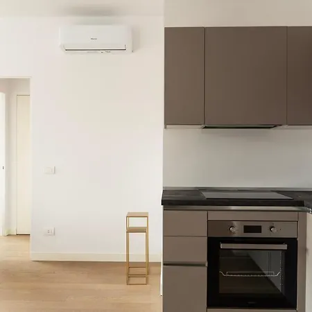 Youhosty - Gioia 1 Big Milánó