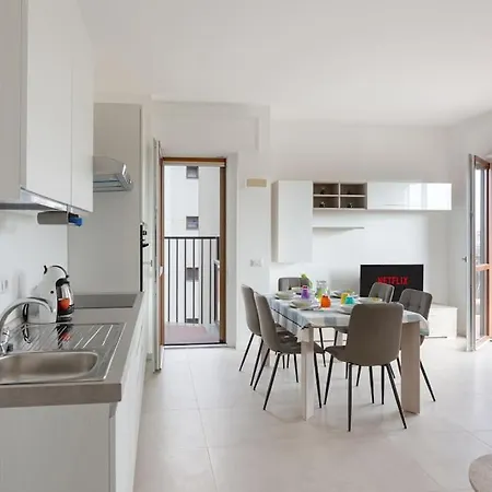 Moderno, Luminoso, Spazioso Con Vista *