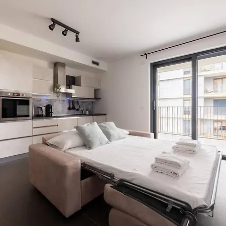 We - Uptown74 Bloom - ميلان