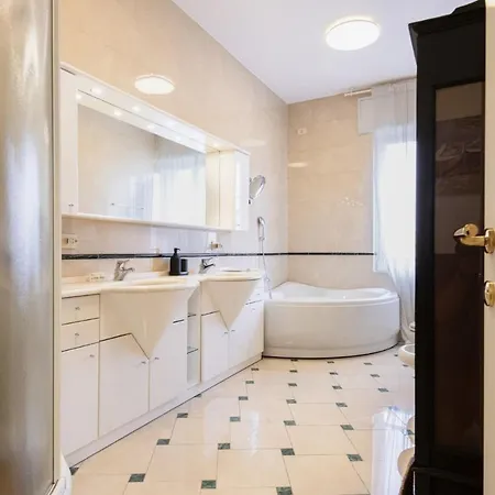 Easylife - Attico 230mq Con Terrazza Area Bocconi Apartmán