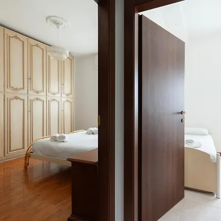 Casa Klimt - 10 Minuti Dal Duomo Apartamento Milão