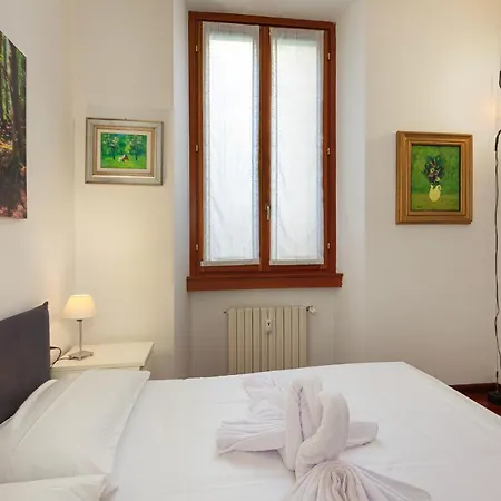 Apartment Flat In Citylife Near Metro!