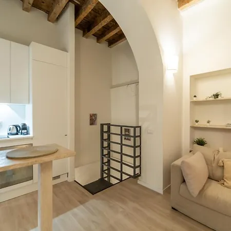 Cozy And Modern Brera Lejlighed
