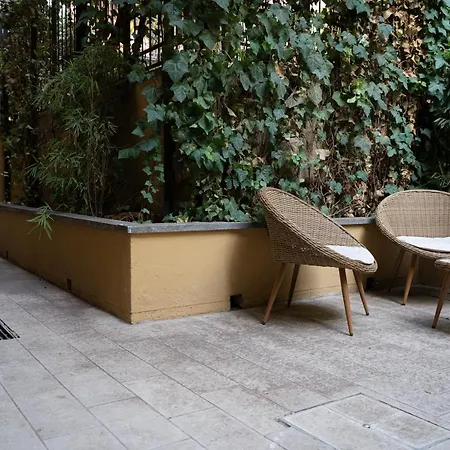 Cozy And Modern Brera Apartment Milan