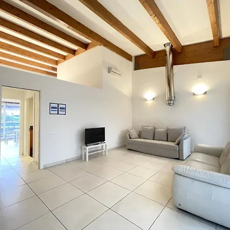 Апартаменты Accomodo Mit48 Trivanotortona