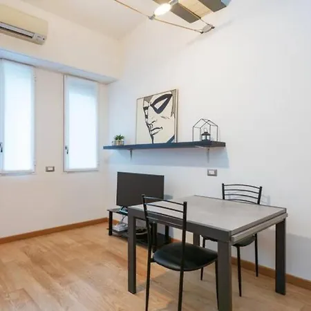 Apartment Ihost Center Studio - Uberti 11 Milan