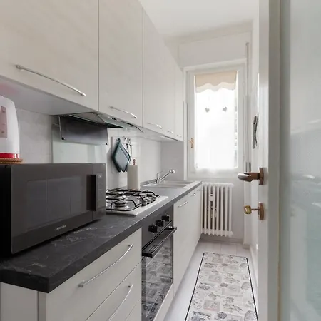 With Balcony -bisceglie Red Line Subway Apartment *
