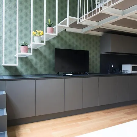 Youhosty - Lambro12 *