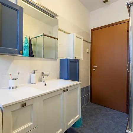 Accogliente Con Terrazzo E Vista *