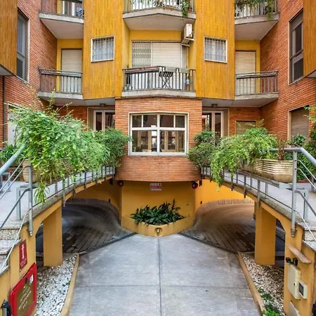 Апартаменты Cozy Near To Fashion District Милан