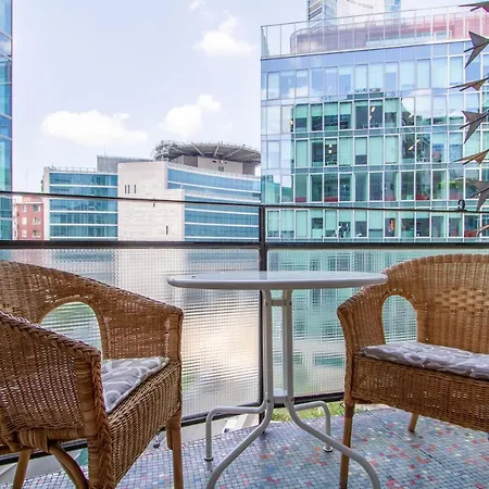 Palazzo Lombardia - Station - Bighome شقة