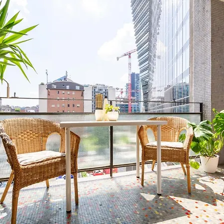 Palazzo Lombardia - Station - Bighome * ميلان