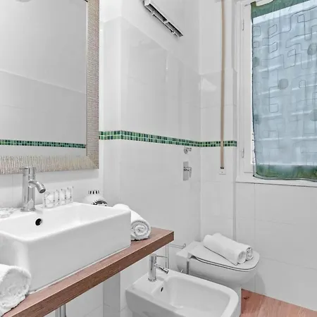 Tul18 - New With Modern Design - * מילאנו