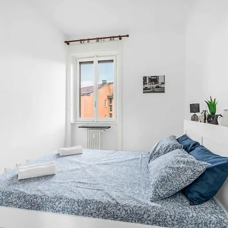 Апартаменты Mi8 -10 Minutes From The Duomo- Large Милан