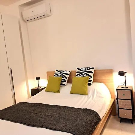 B Διαμέρισμα *