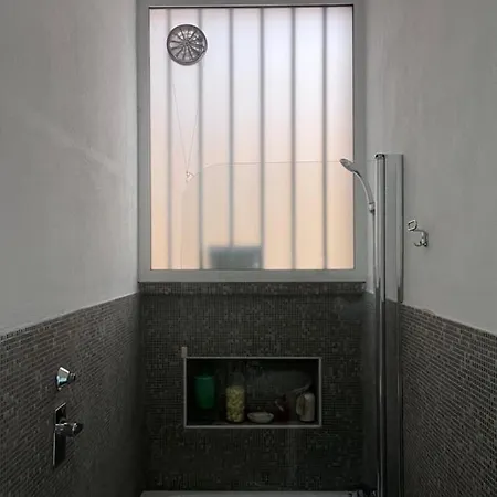 Ampio E Luminoso In Zona Bocconi Apartamento Milán
