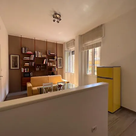 Ampio E Luminoso In Zona Bocconi Apartamento Milán