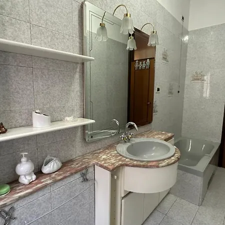 Dehomes - Two Bedrooms, Terrace, Wi-fi, Tram To Centre & Rho Fiera * Milan