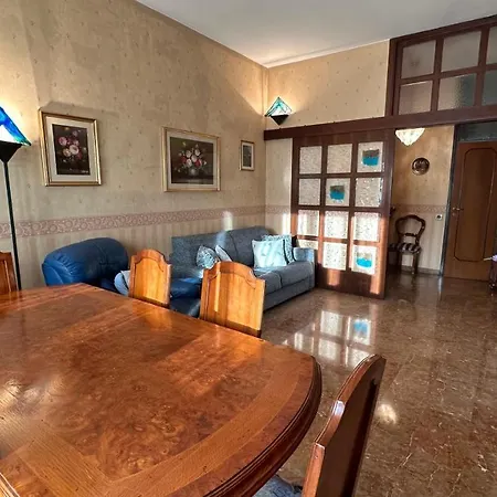 Dehomes - Two Bedrooms, Terrace, Wi-fi, Tram To Centre & Rho Fiera Apartment *