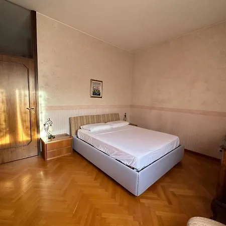 Dehomes - Two Bedrooms, Terrace, Wi-fi, Tram To Centre & Rho Fiera