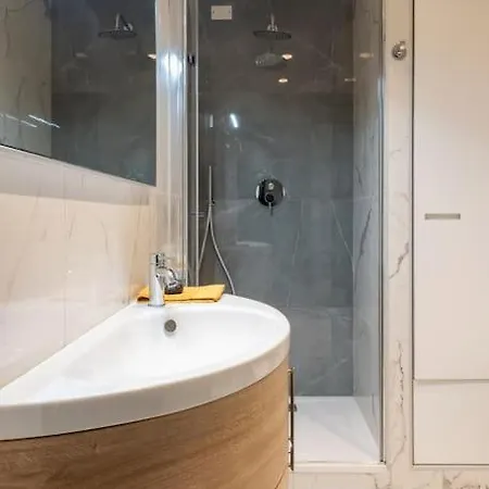 Emotichome 8 E 9 Flexyrent Studio דירה