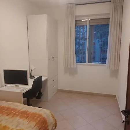 Apartamento Trilocale Nel Milán