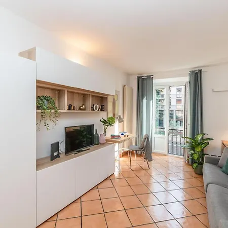 Design In Navigli Area! Apartamento