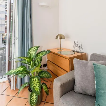 Design In Navigli Area! Apartamento