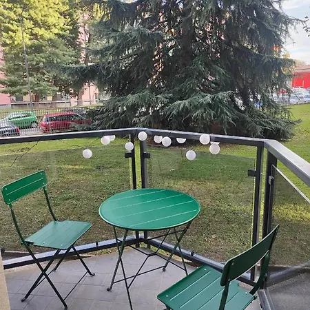 Appartement Elegante Bilocale A Con Balcone Milaan