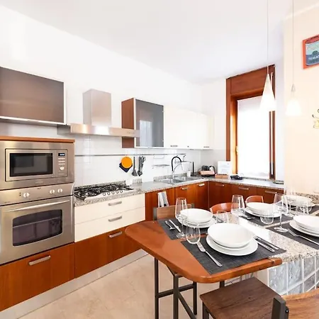 Elegant 100sqm Lejlighed *