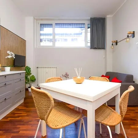 Apartment Naviglio Grande - Duomo In 15 Minuti Milan