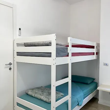 The White House, Modern In Center Apartament Mediolan