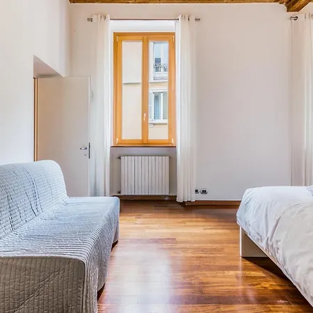 Nuovo Elegante Trilocale Tra Duomo E Darsena 아파트