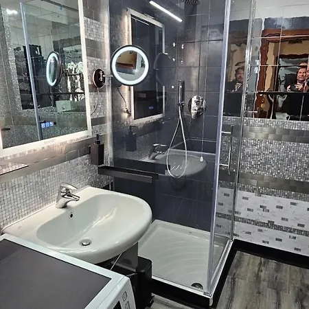 Ideal For Families,pets,business * Milano