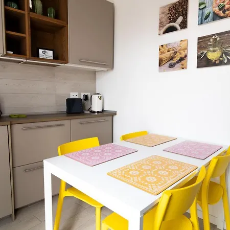 Centro - Calvi - Moderno Con 2 Lägenhet *